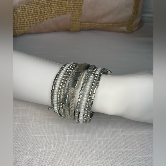 (4) Assortment of 4 beaded bracelets - Picture 4 of 8